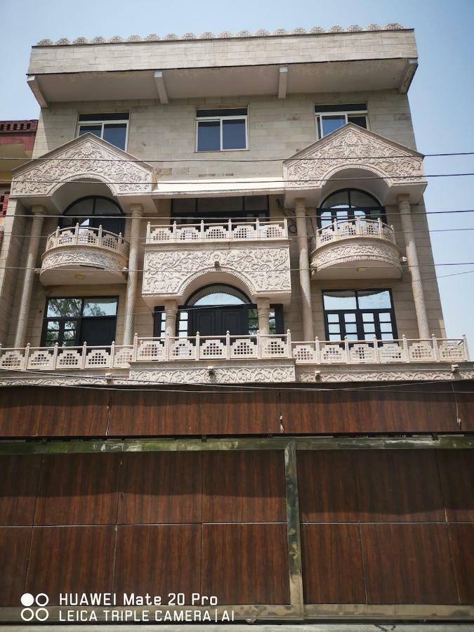 Hotel Pk Residency Ноида Екстериор снимка