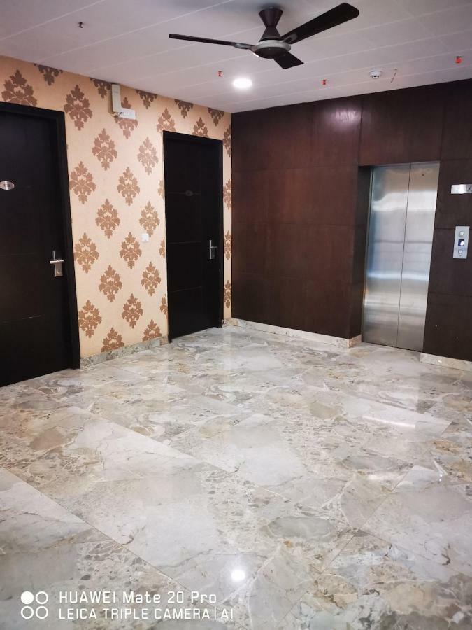 Hotel Pk Residency Ноида Екстериор снимка