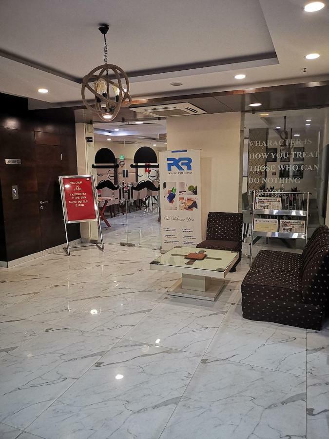 Hotel Pk Residency Ноида Екстериор снимка